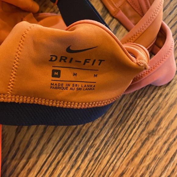 Orange nike criss-cross sports bra. Medium, great condition - Picture 3 of 3